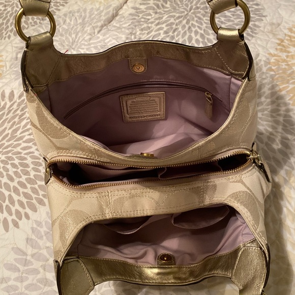 Coach purse - Picture 4 of 5